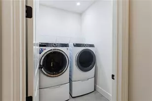 81 Delmont Dr NE, Atlanta, GA 30305 - Photo 43