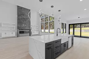 555 Versailles Dr, Auburn, GA 30011 - Photo 15