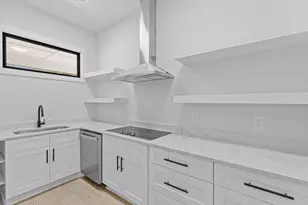 555 Versailles Dr, Auburn, GA 30011 - Photo 13