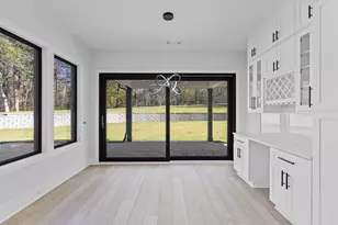 555 Versailles Dr, Auburn, GA 30011 - Photo 17