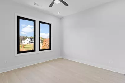 555 Versailles Drive, Auburn, GA 30011 - Photo 33