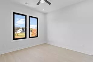 555 Versailles Dr, Auburn, GA 30011 - Photo 33