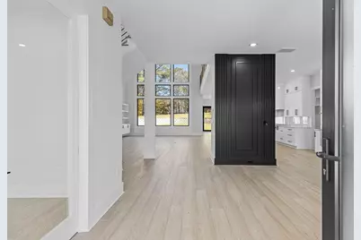 555 Versailles Drive, Auburn, GA 30011 - Photo 3