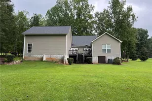 301 Summit Heights Dr, Nicholson, GA 30565 - Photo 3