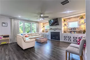 1915 Wellston Dr, Lawrenceville, GA 30043 - Photo 3