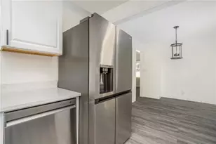 1436 Lanvale Dr SW, Atlanta, GA 30310 - Photo 7