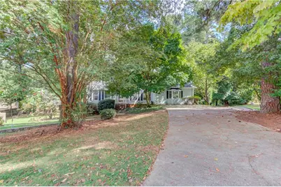 5104 Onawa Court, Lilburn, GA 30047 - Photo 3