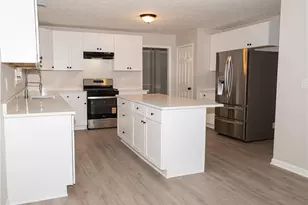 1860 Pinehurst View Dr, Grayson, GA 30017 - Photo 5