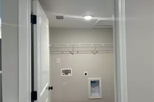 1226 Lucan Ln, Lawrenceville, GA 30043 - Photo 33