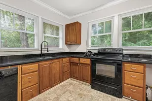 15 Johnson Rd NW, Atlanta, GA 30318 - Photo 21