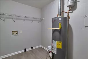 484 Evergreen Dr, Forest Park, GA 30297 - Photo 9