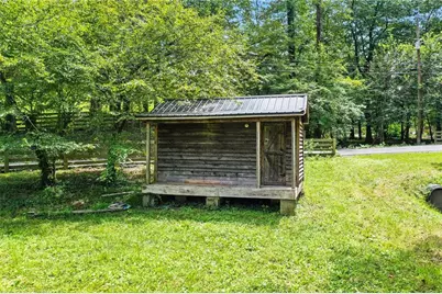 579 Twin Mountain Lake Circle, Talking Rock, GA 30175 - Photo 7