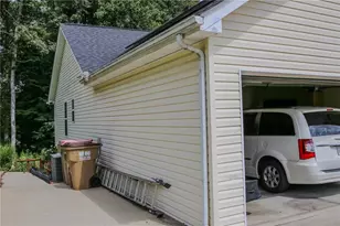 5059 Lancashire Ct, Flowery Branch, GA 30542 - Photo 3