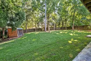 2170 Thorndale Dr SW, Lilburn, GA 30047 - Photo 33