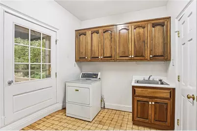 527 N Saint Marys Lane NW, Marietta, GA 30064 - Photo 11