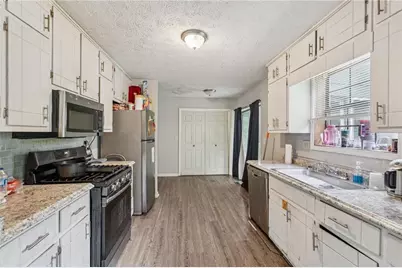 1418 Winchester Trail, Riverdale, GA 30296 - Photo 11