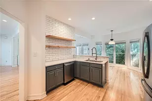 2426 Vivian Cir, Decatur, GA 30030 - Photo 11