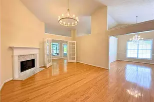 535 Suwanee E Dr, Lawrenceville, GA 30043 - Photo 3