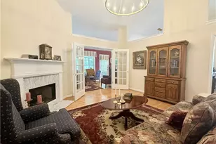 535 Suwanee E Dr, Lawrenceville, GA 30043 - Photo 5