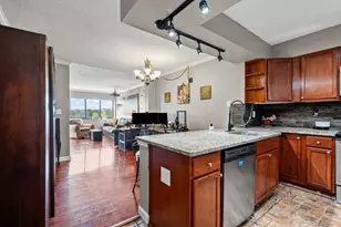 795 Hammond Dr, Atlanta, GA 30328 - Photo 3