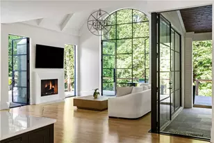 4715 Lake Forrest Dr, Atlanta, GA 30342 - Photo 21