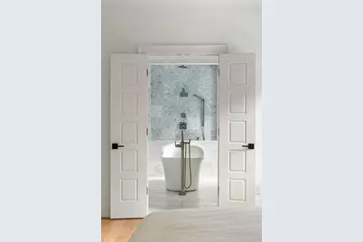 4715 Lake Forrest Drive, Atlanta, GA 30342 - Photo 53