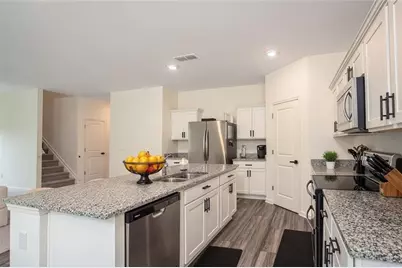 290 Hyde Park, Winder, GA 30680 - Photo 7