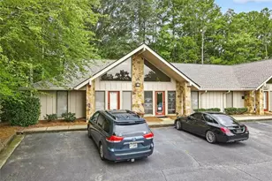 11285 Elkins Rd, Roswell, GA 30076 - Photo 7