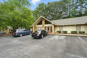 11285 Elkins Rd, Roswell, GA 30076 - Photo 21
