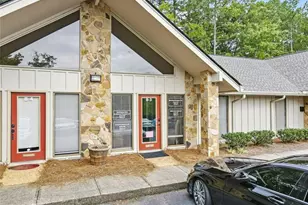 11285 Elkins Rd, Roswell, GA 30076 - Photo 9