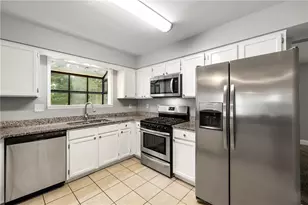 11125 Pinehigh Dr, Alpharetta, GA 30022 - Photo 9