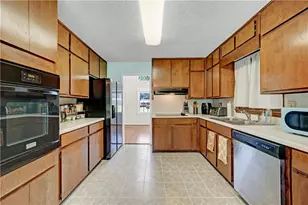 2158 Vivid Ct, Stone Mountain, GA 30087 - Photo 7