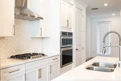 6595 Beacon Drive, Atlanta, GA 30328 - Photo 17