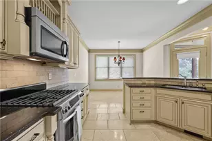 306 Vinings Walk, Gainesville, GA 30501 - Photo 13