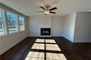 935 Crestmanor Dr, Marietta, GA 30008 - Photo 7