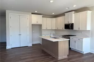 935 Crestmanor Dr, Marietta, GA 30008 - Photo 3