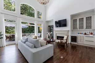 4526 Peachtree Dunwoody Rd, Atlanta, GA 30342 - Photo 11