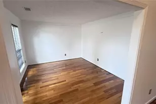 1045 Paper Creek Dr, Lawrenceville, GA 30046 - Photo 5