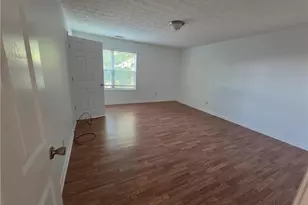 5834 Bridgeport Ct, Flowery Branch, GA 30542 - Photo 5