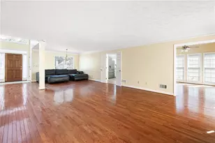 1479 Crooked Tree Cir, Stone Mountain, GA 30088 - Photo 5