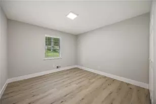 6050 Ledgewood Dr, Forest Park, GA 30297 - Photo 17