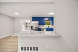 6050 Ledgewood Dr, Forest Park, GA 30297 - Photo 9