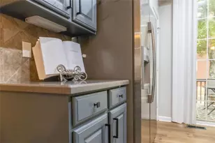 6089 Tennyson Park Way, Peachtree Corners, GA 30092 - Photo 17