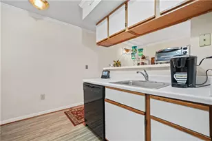 795 Hammond Dr, Atlanta, GA 30328 - Photo 5