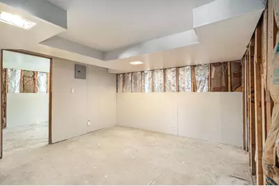 968 Oak Springs Court, Stone Mountain, GA 30083 - Photo 33