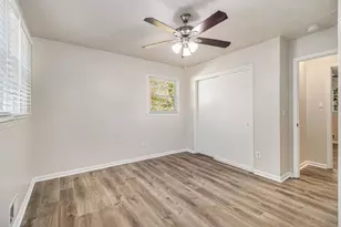 968 Oak Springs Ct, Stone Mountain, GA 30083 - Photo 17