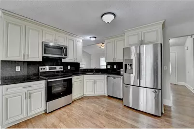 5880 April Drive, Sugar Hill, GA 30518 - Photo 17