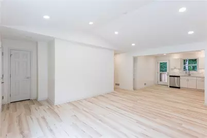 3960 Rocmar Drive, Snellville, GA 30039 - Photo 7