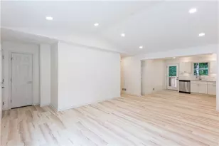 3960 Rocmar Dr, Snellville, GA 30039 - Photo 7