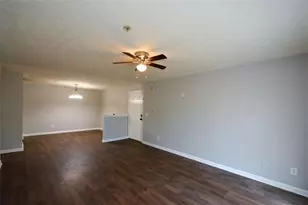 8304 Fairington Village Dr, Lithonia, GA 30038 - Photo 5